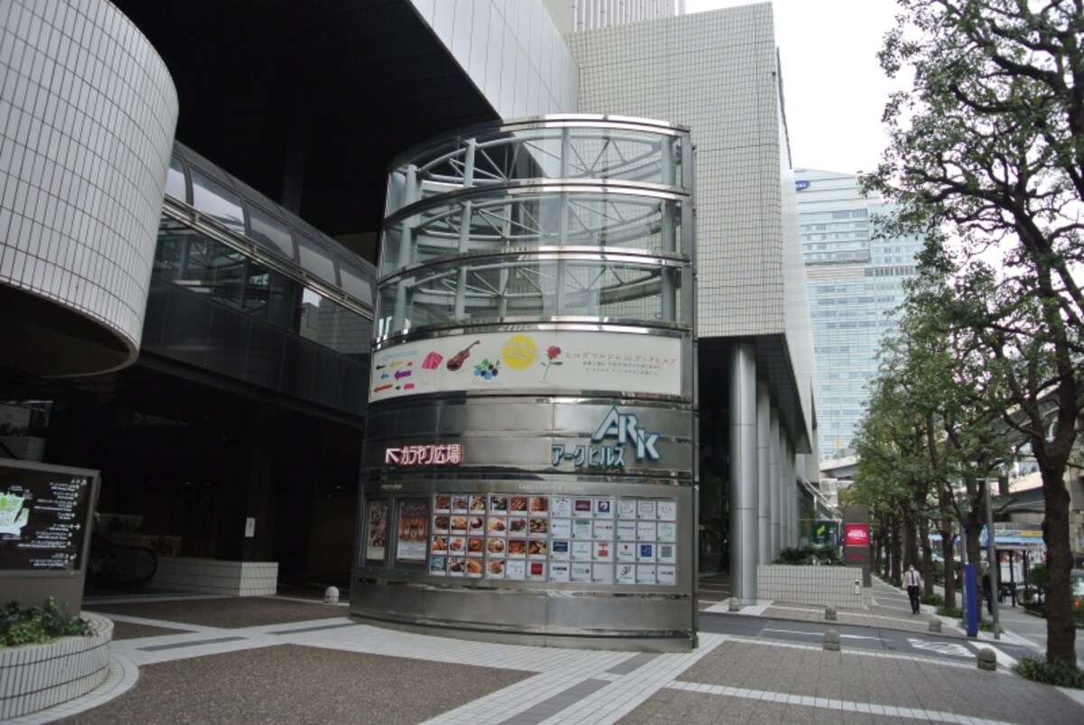 アークヒルズのある街路