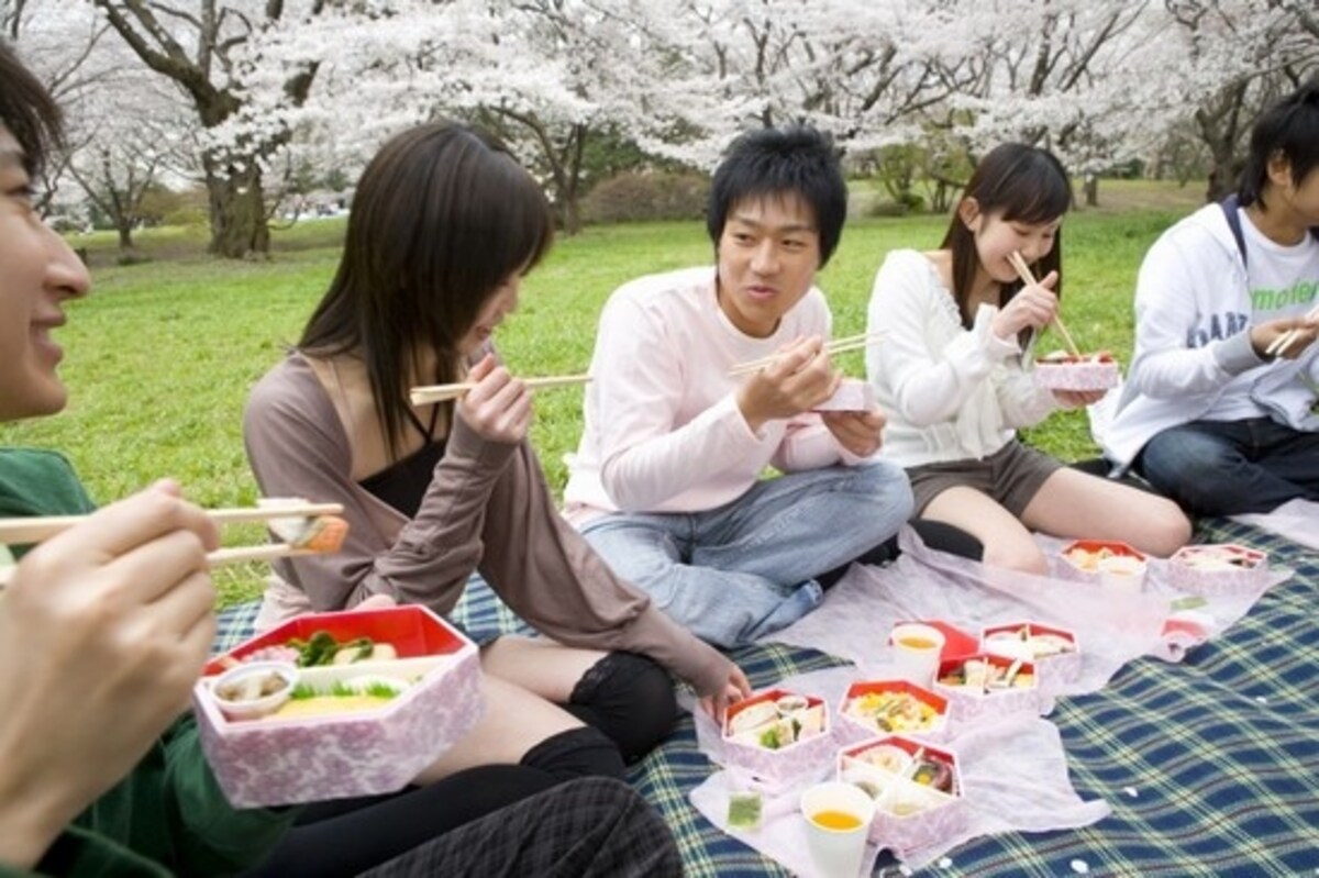 お花見に持参したい便利グッズを紹介！あると便利な商品チェック