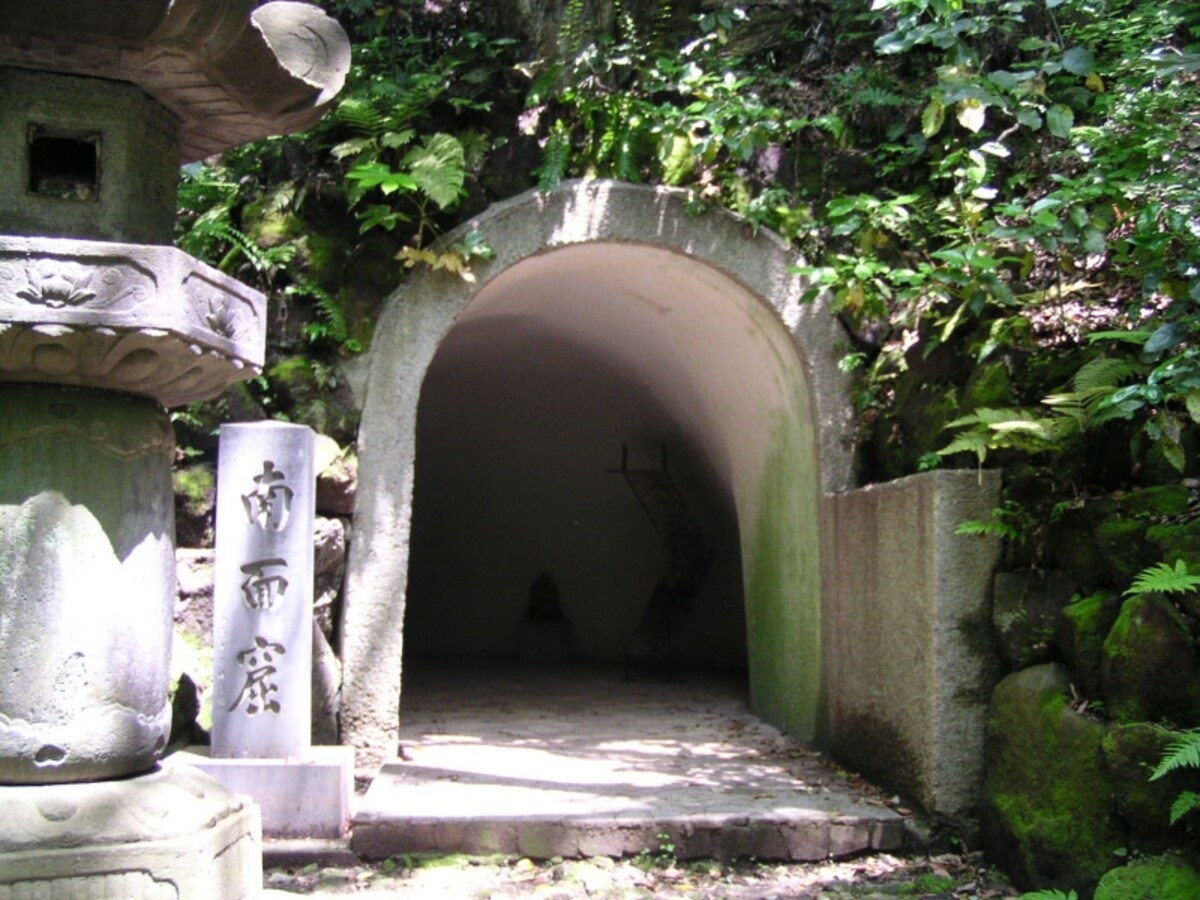 南面窟の