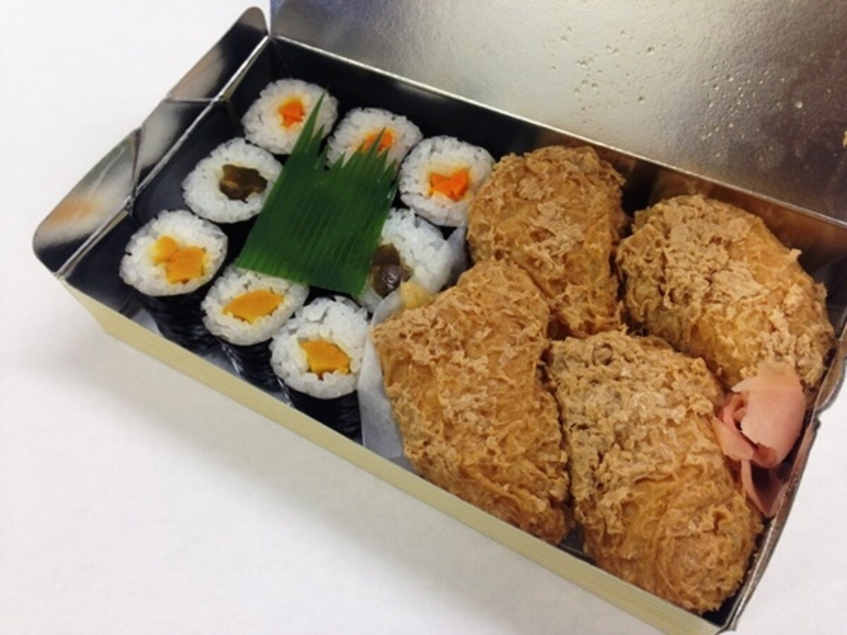 土産品「しんこ巻いなり1人前折詰」（965円）