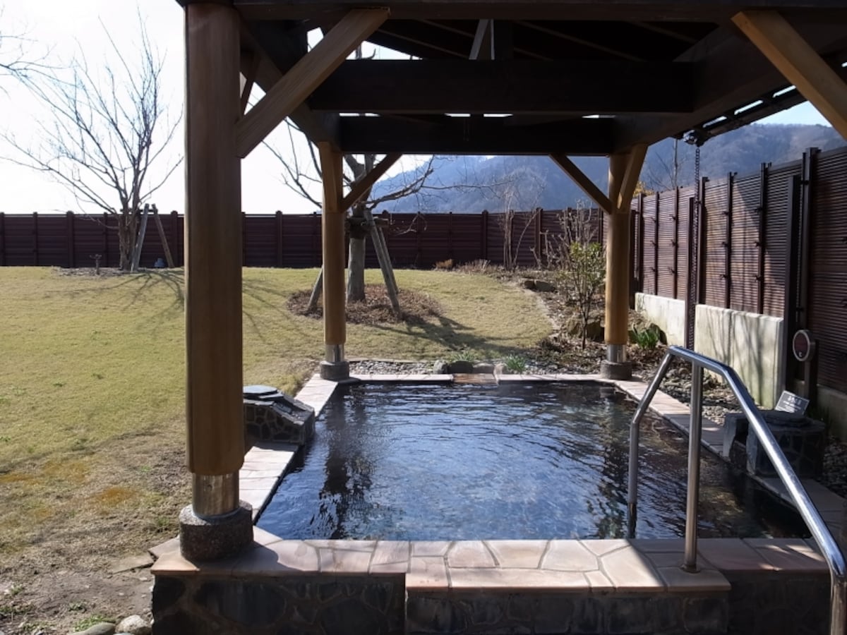 小さな露天風呂