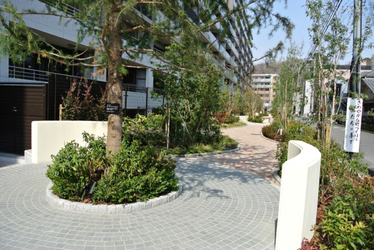 「ザ・パークハウス 横浜新子安ガーデン」の建物