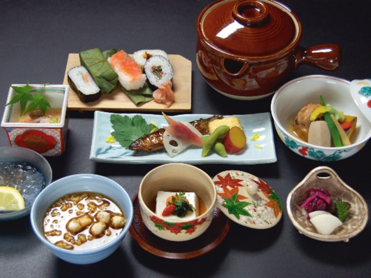 その土地の美味しいものをたくさん食べたい
