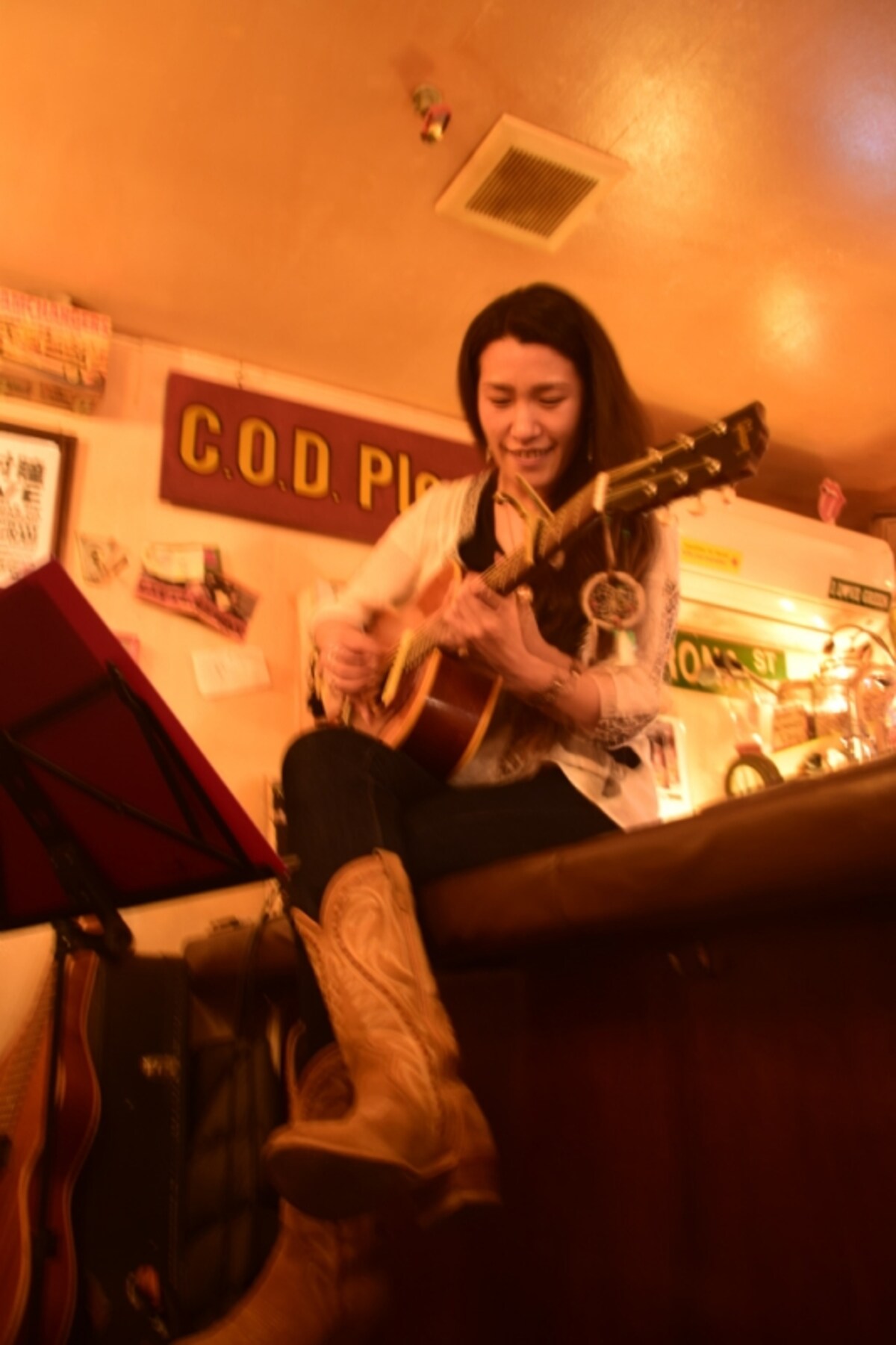 Bar RAMに出演中のミュージシャン・吉村瞳さん