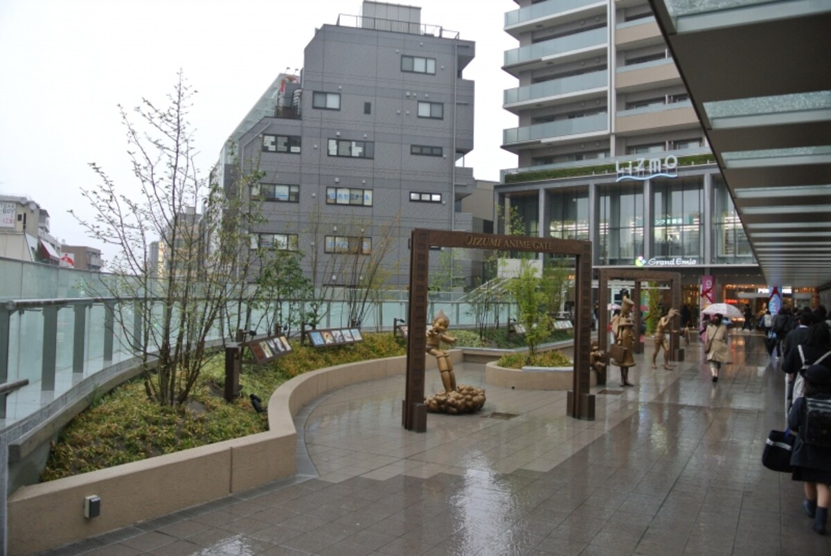 「大泉学園」駅の北口に設けられたペデストリアンデッキ