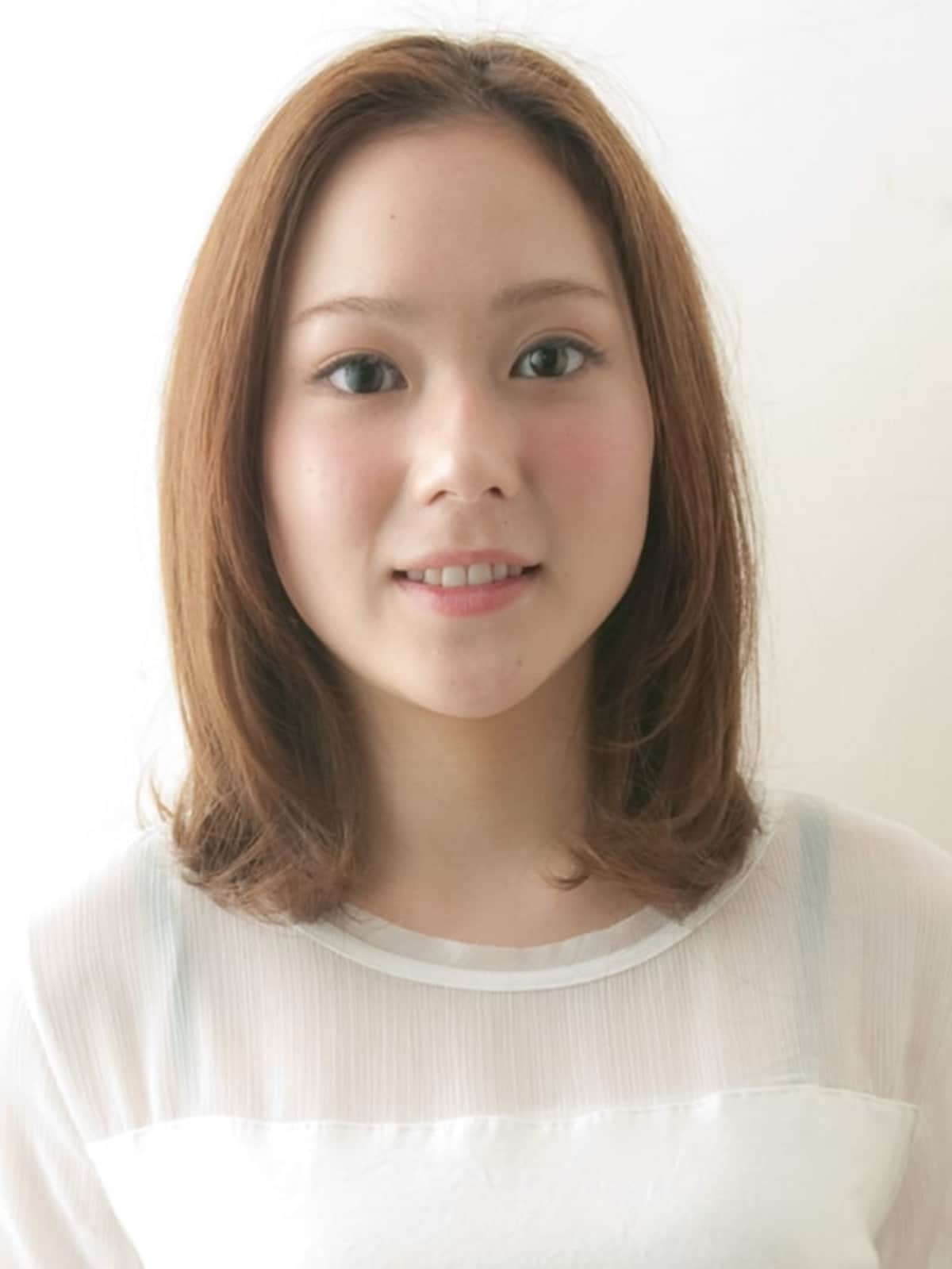長め前髪のローレイヤースタイル