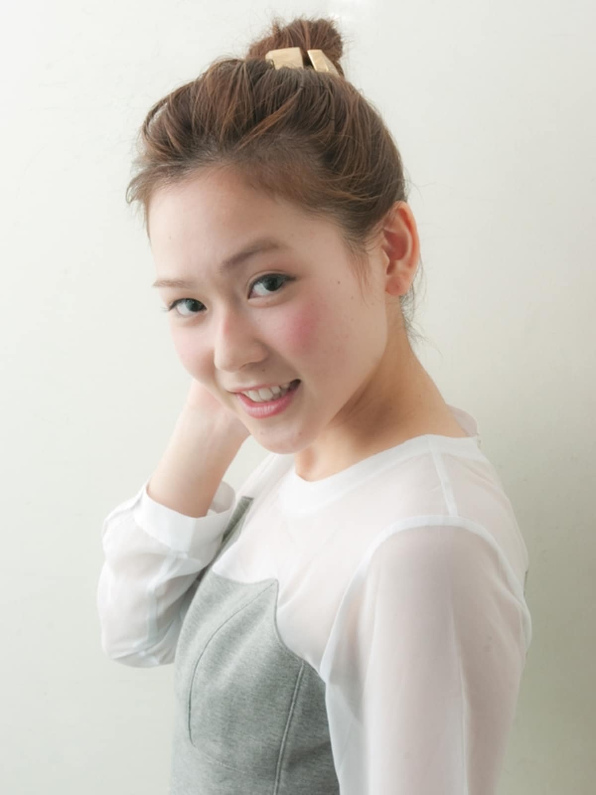初心者でも簡単！お団子ヘアのやり方・崩れない作り方
