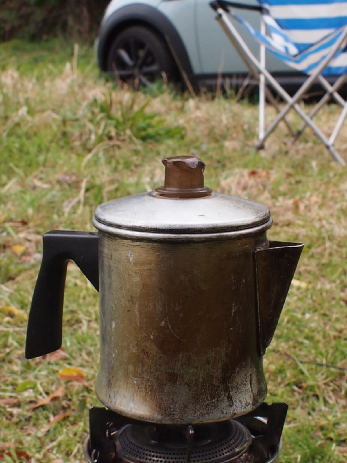 パーコレーターでコーヒーを入れる