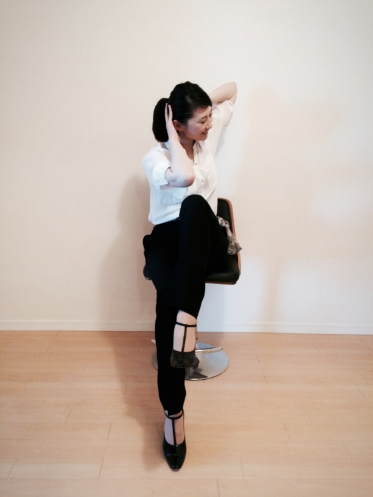 kneetoelbow2