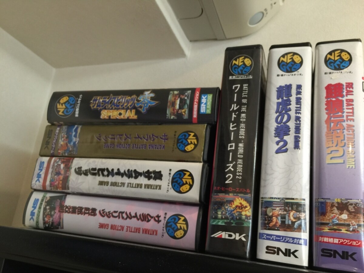 ソフト1本の値段でハードが買えたネオジオのROMも！