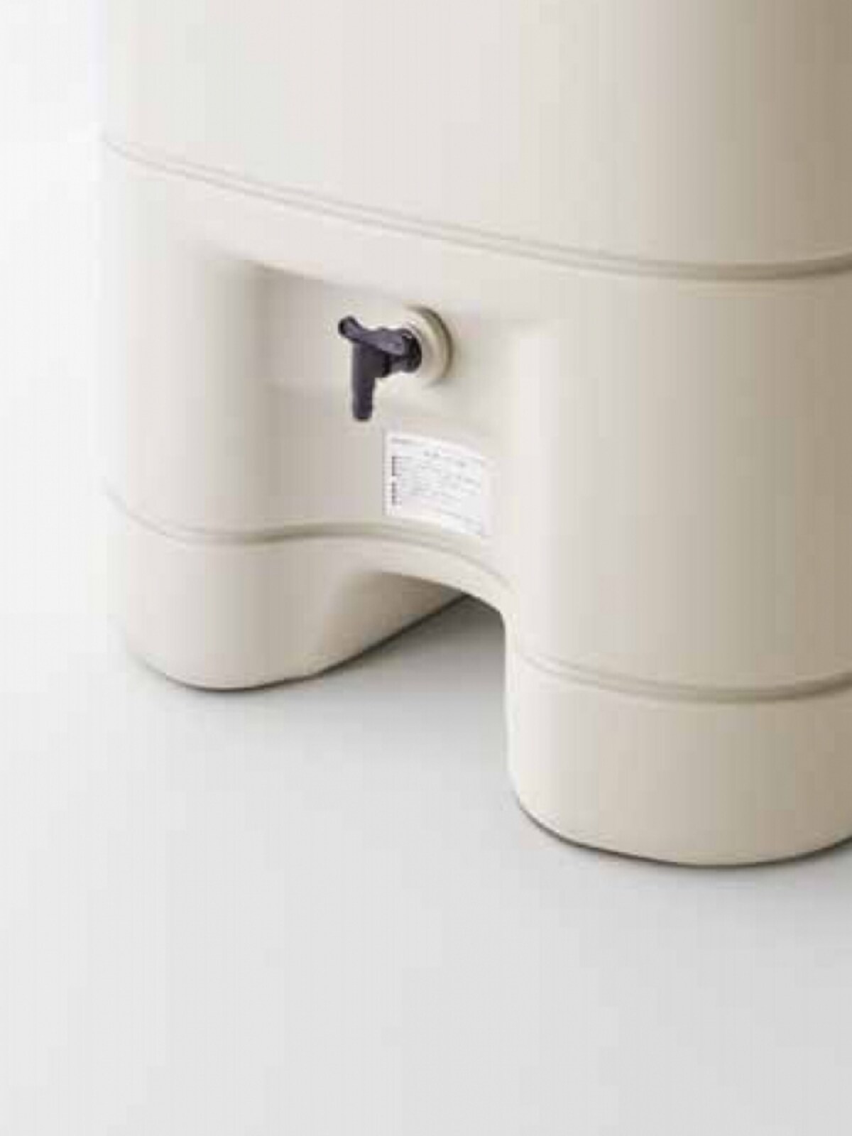 蛇口まわりに凹みがあるので使いやすい。　[レインセラー]　 パナソニックエコソリューションズ　http://sumai.panasonic.jp/
