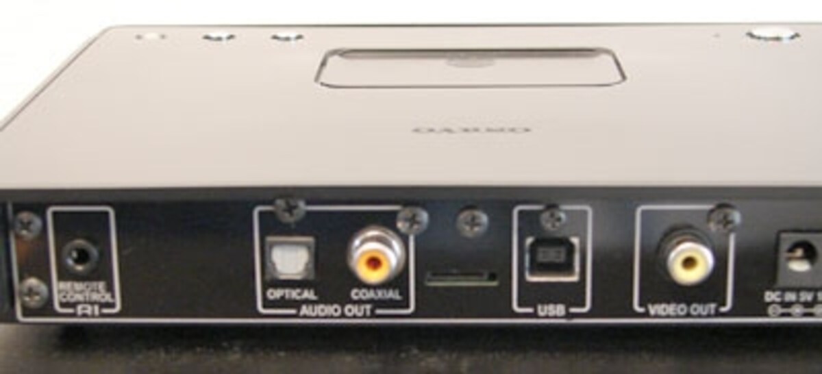 ND-S1の背面端子群。undefinedアナログ音声出力は無い。