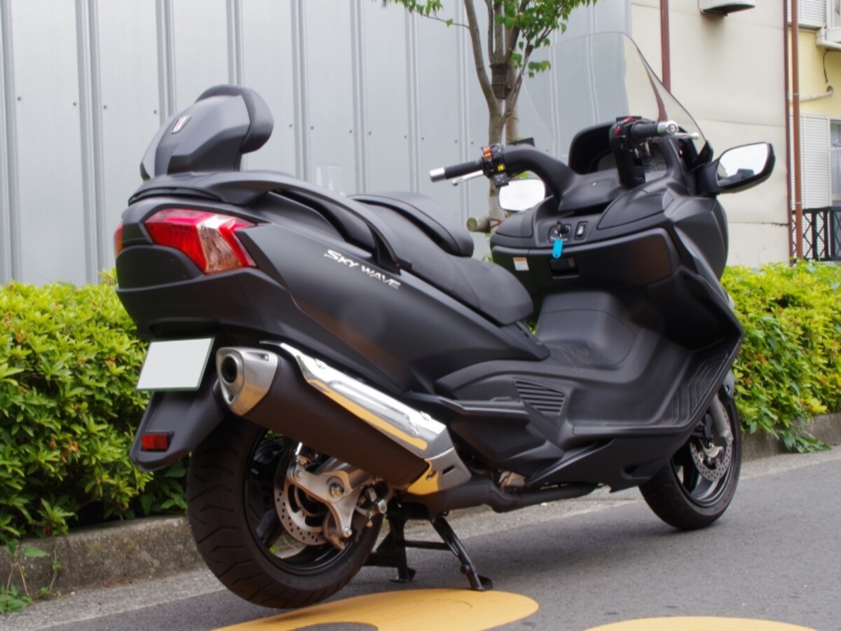 スカイウェイブ650LX リアビュー