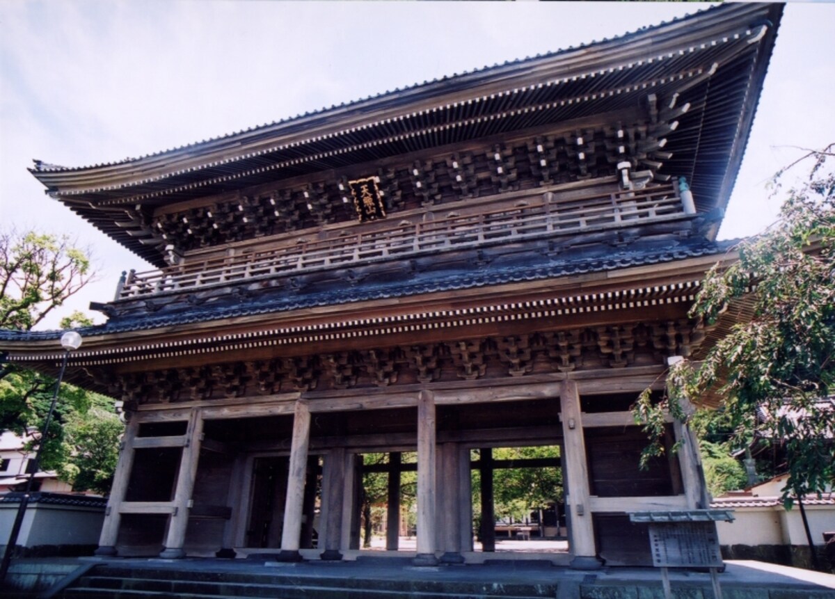 光明寺の山門