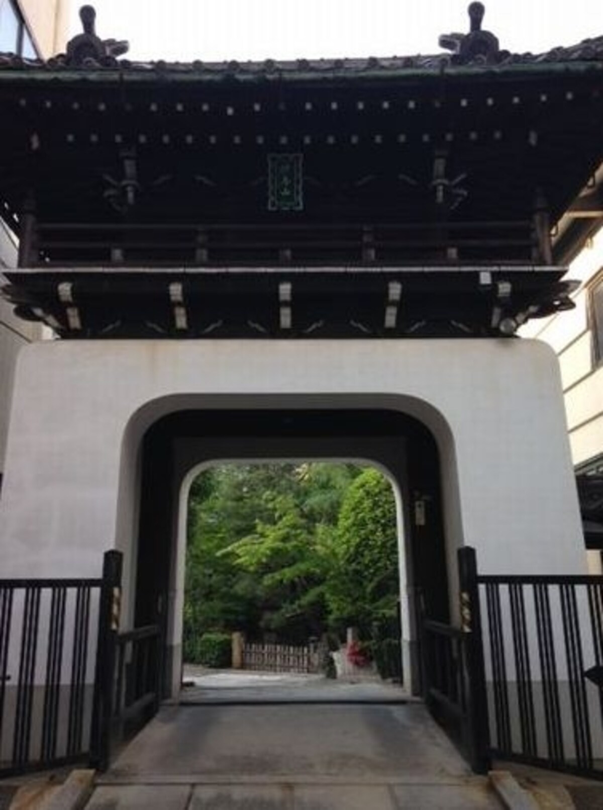 門