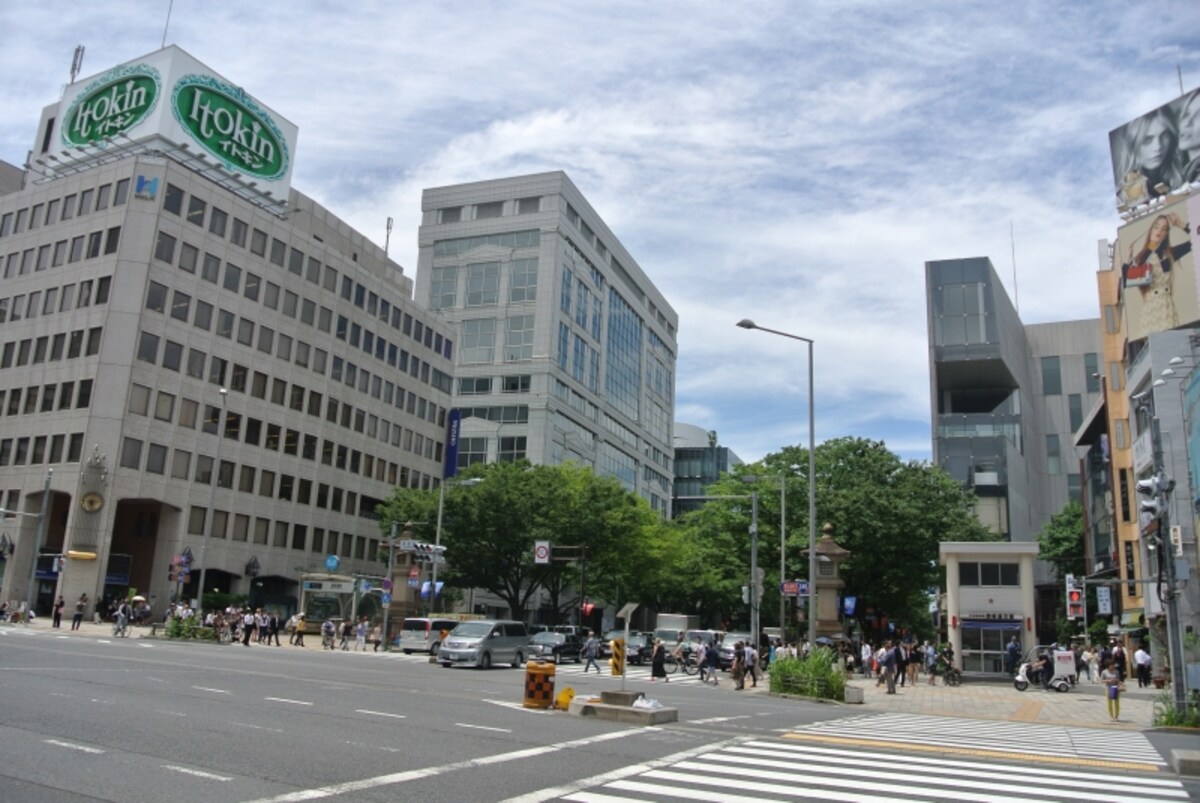 「表参道」の交差点