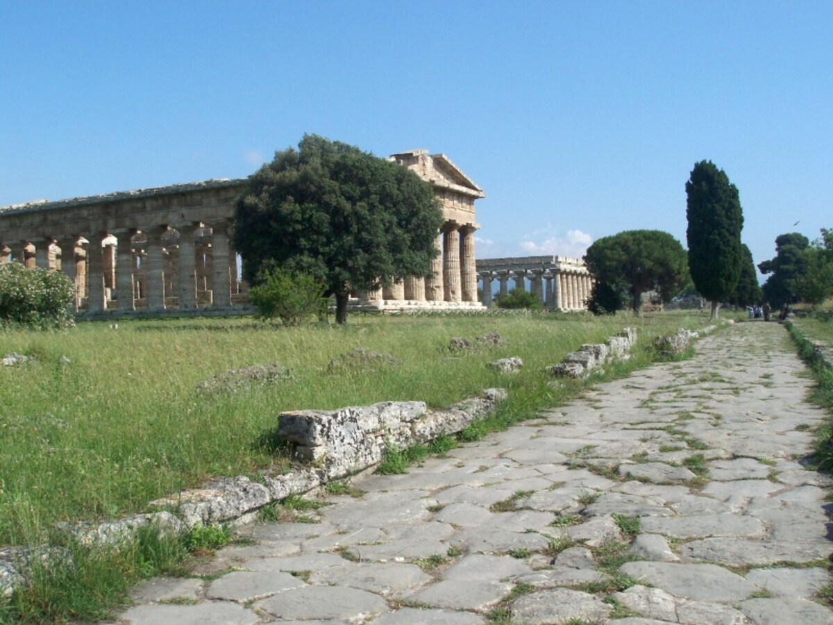 templi di nettuno e basilica