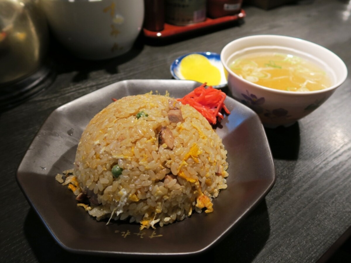 こんなメニューがあったの!?　すみれ「チャーハン（スープ付、820円）」（2015年1月24日撮影）