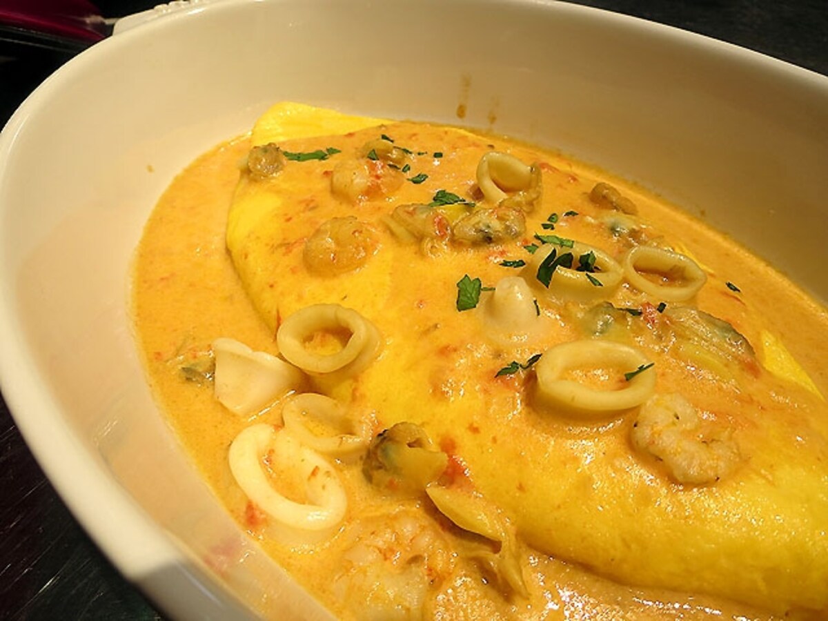 イタリアンオムレツ 魚介とアンチョビのクリームソース