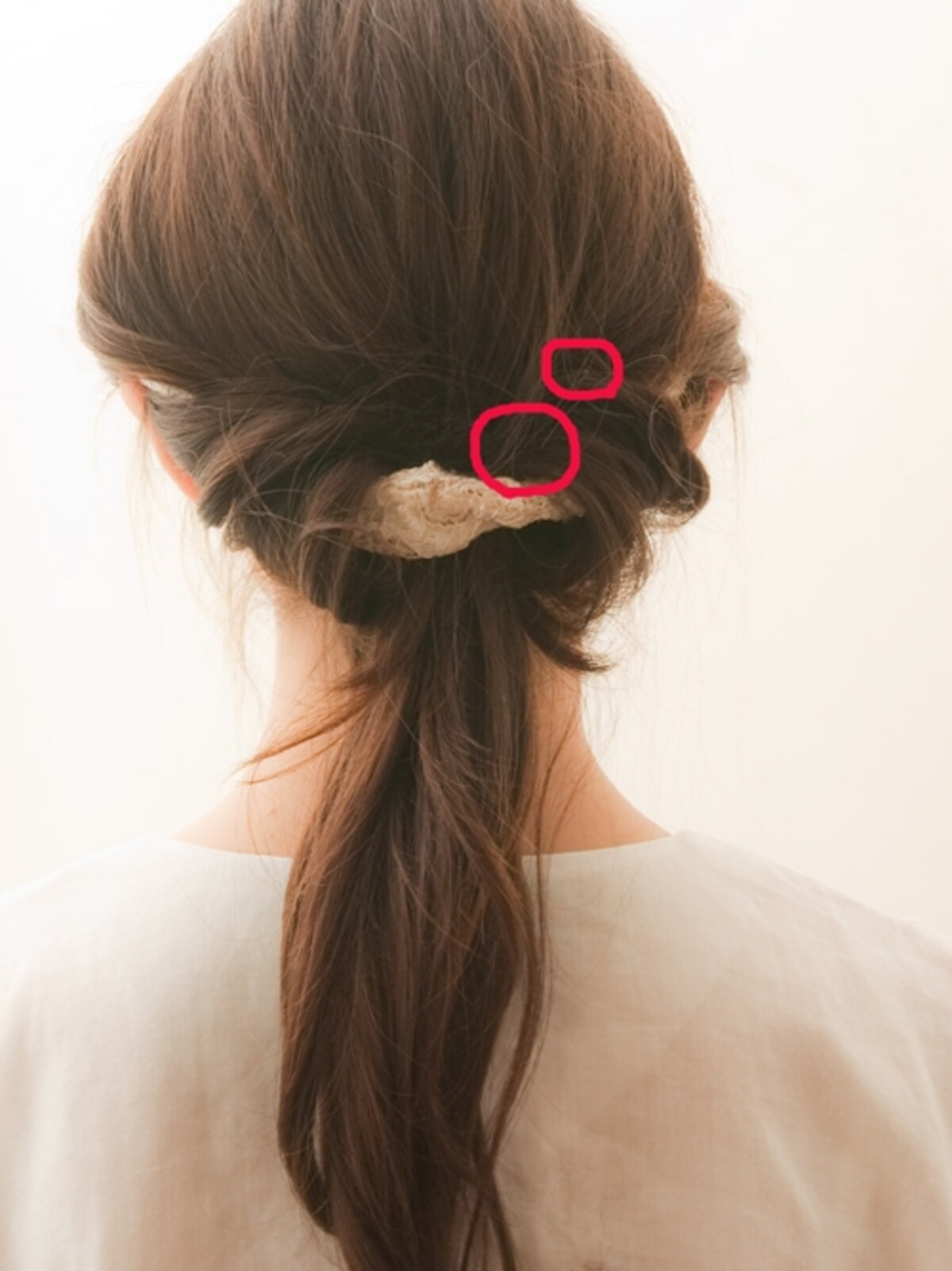 ヘアバンドに巻きつけた部分がたるまないように気をつける