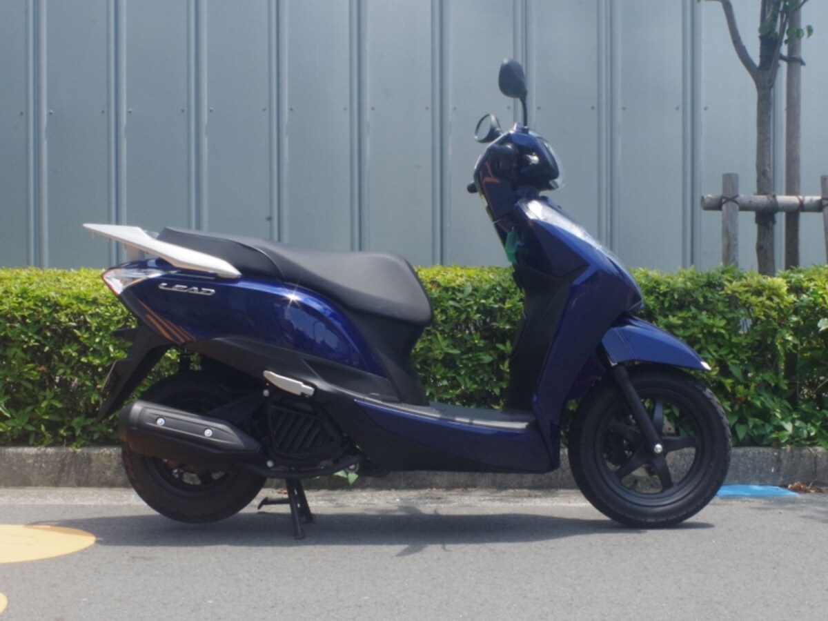 リード125　サイドビュー