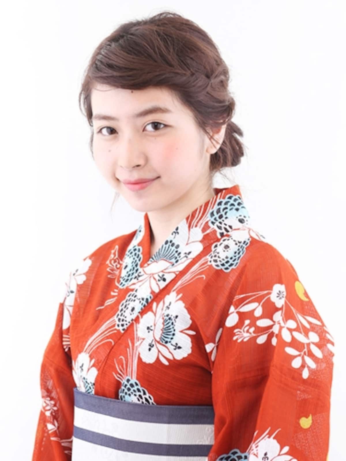 ミディアム浴衣・巻き込むだけの簡単まとめ髪