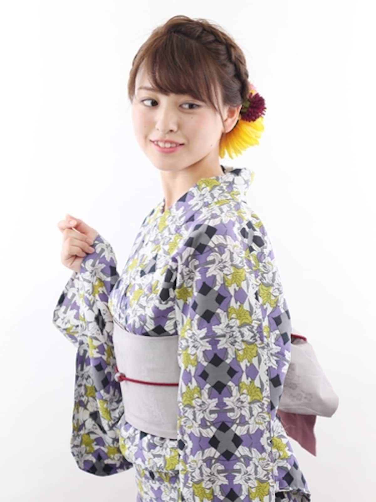 レトロモダンな浴衣×グレーの帯で大人っぽく
