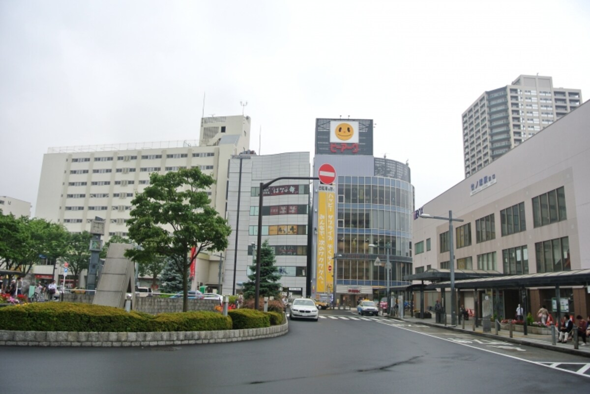 「竹ノ塚」駅前のバスロータリー
