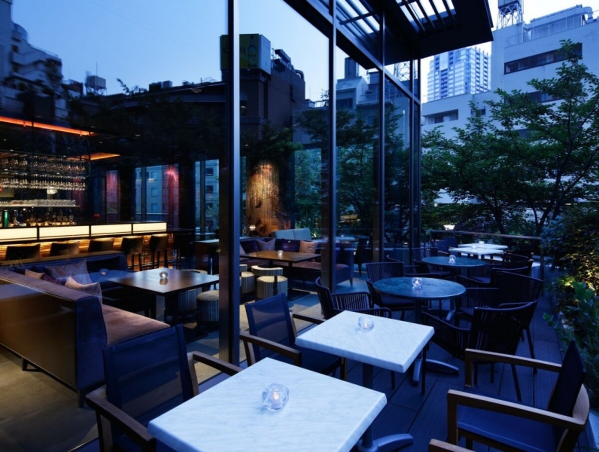 『GRILL & WINE GENIE'S TOKYO』のテラス席