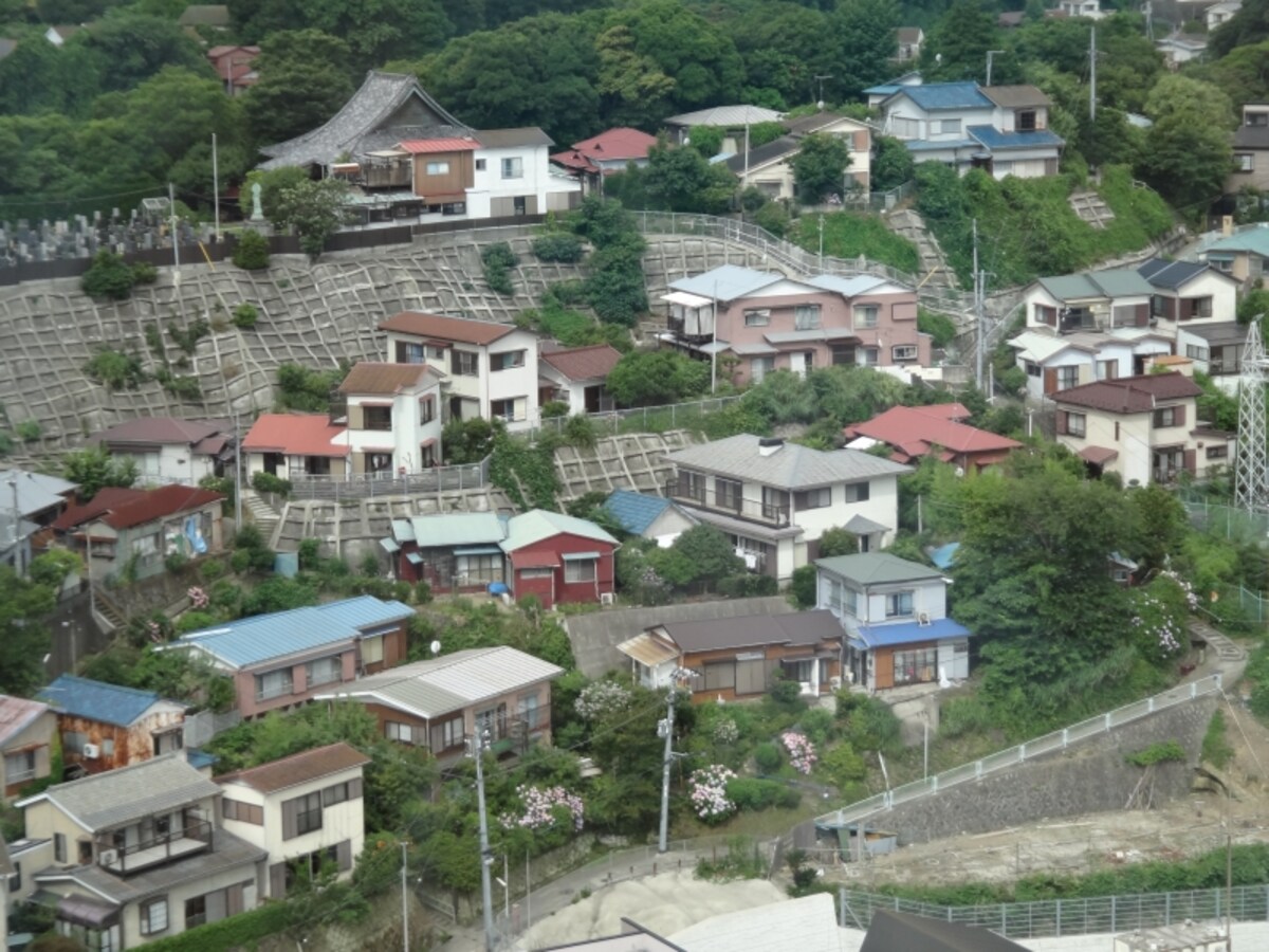 斜面地の住宅
