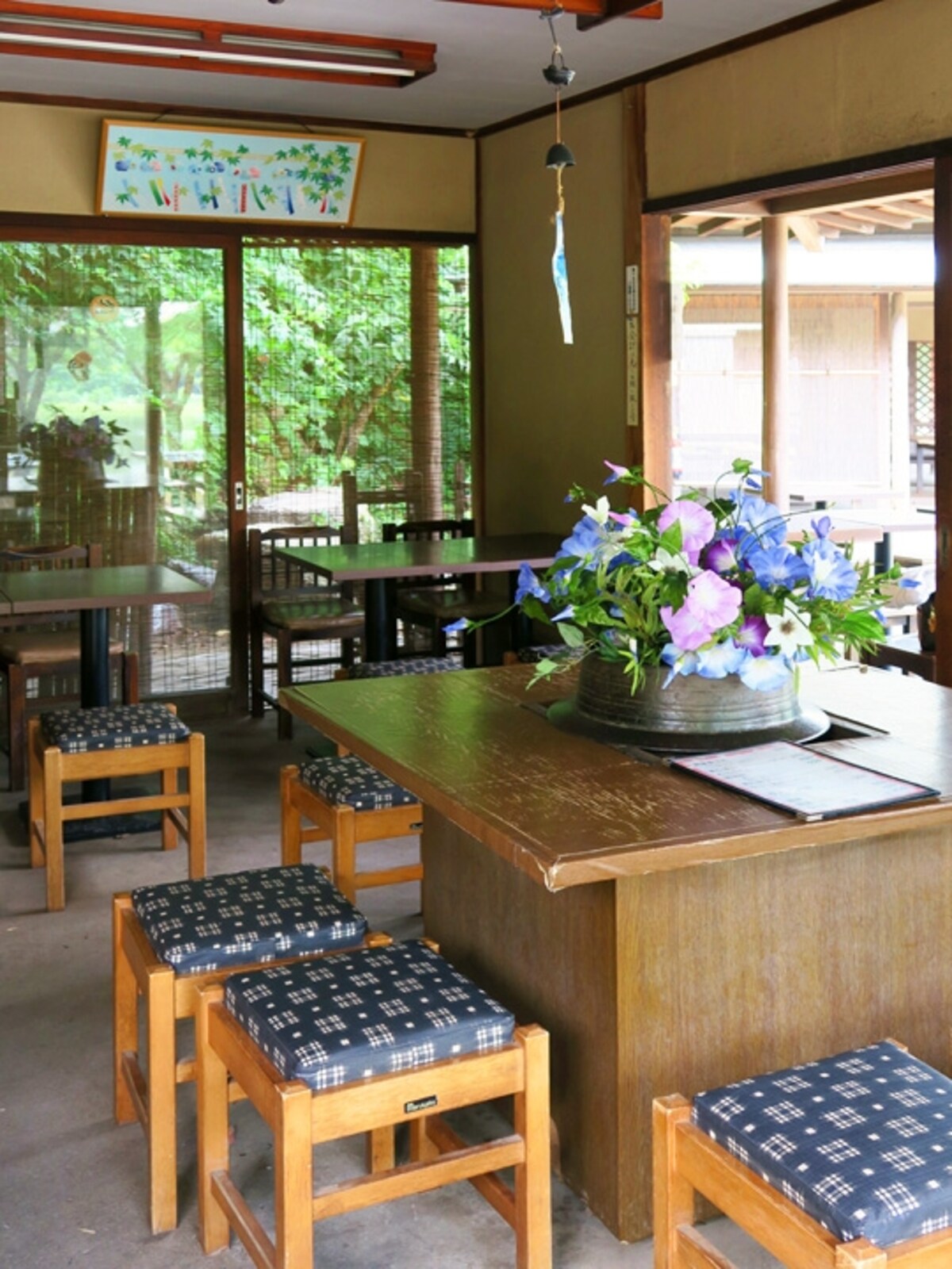 クーラーはありませんが、店内には自然の風が流れます（2015年7月29日撮影）