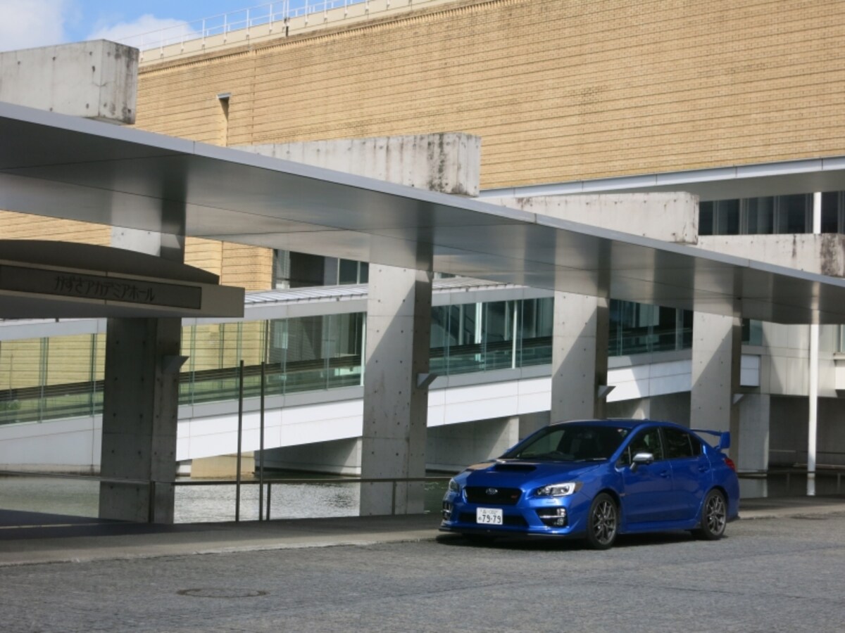 よりスポーティなWRX STI