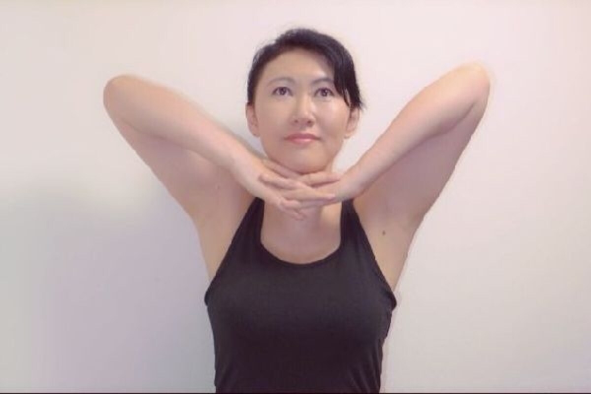 ひじあげポーズ2
