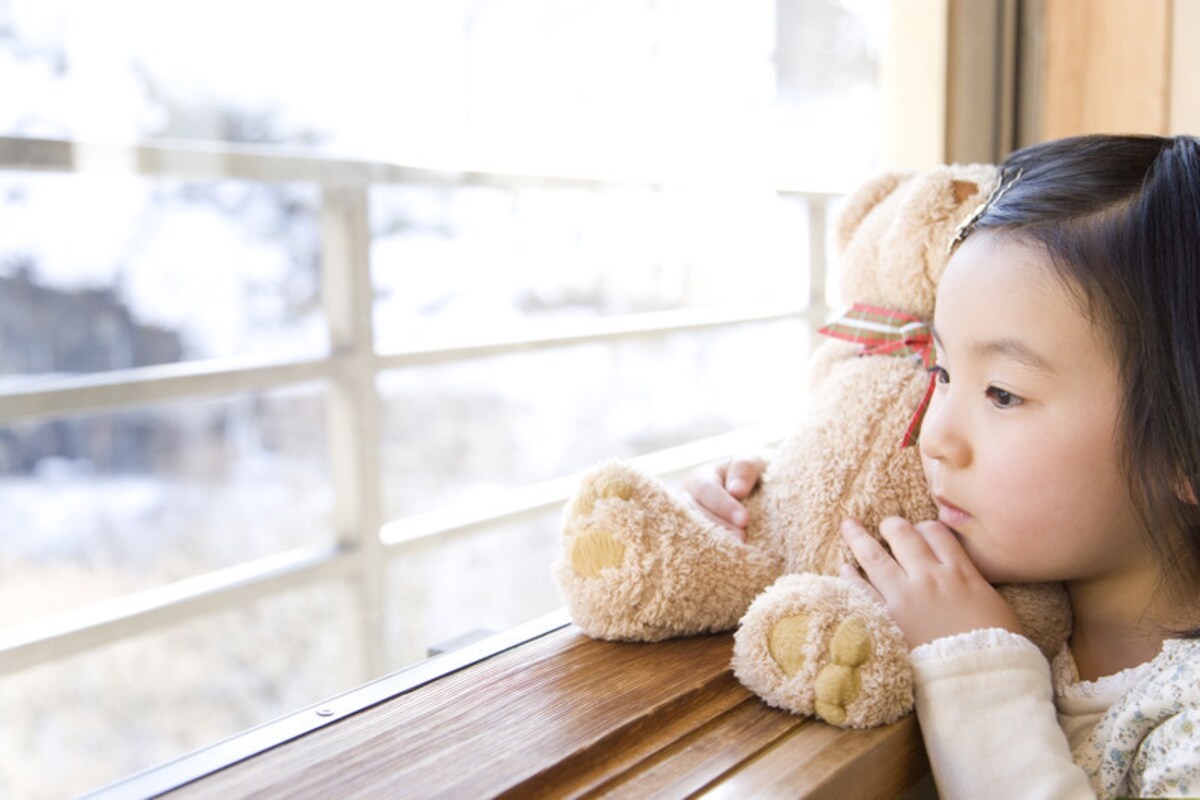 タオルを持って寝る、ぬいぐるみに執着する子どもの心理と対処法