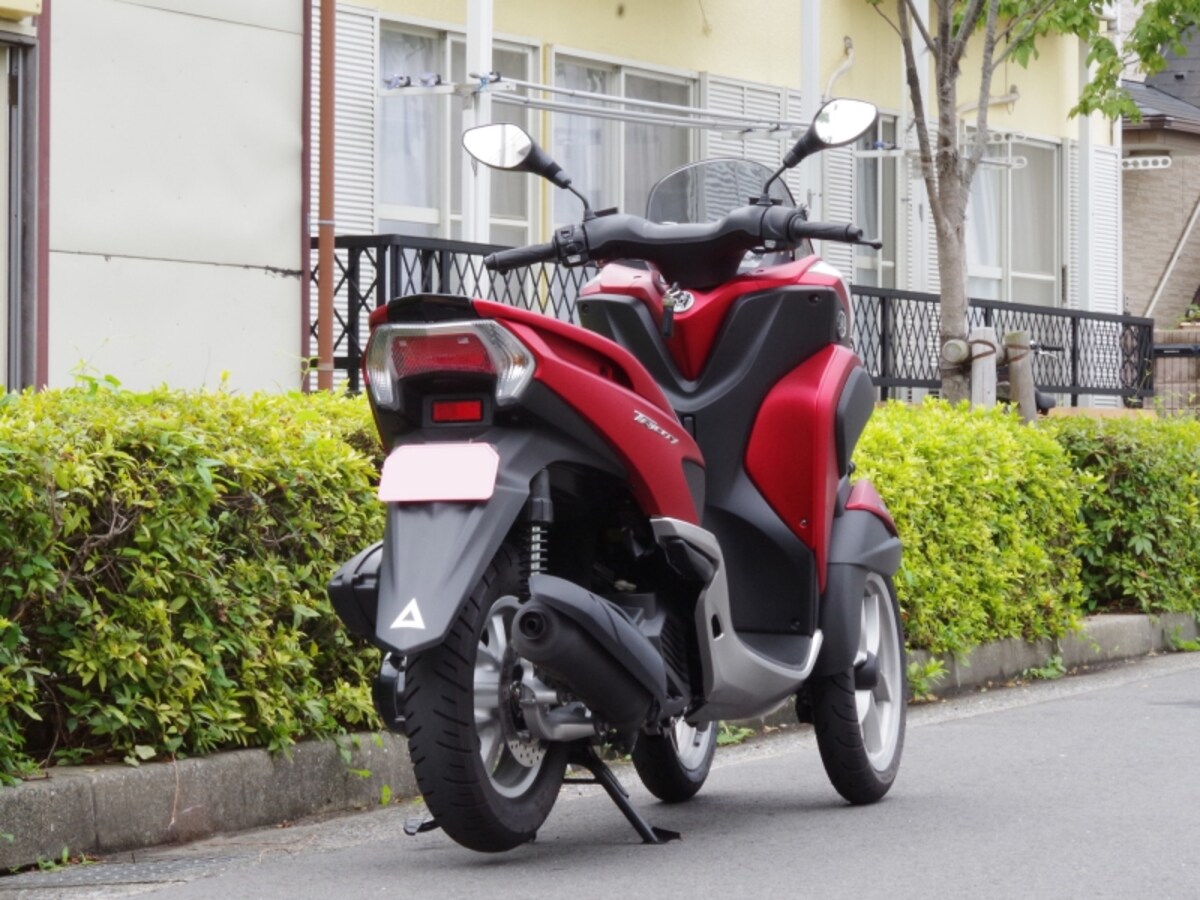トリシティ125　リアビュー