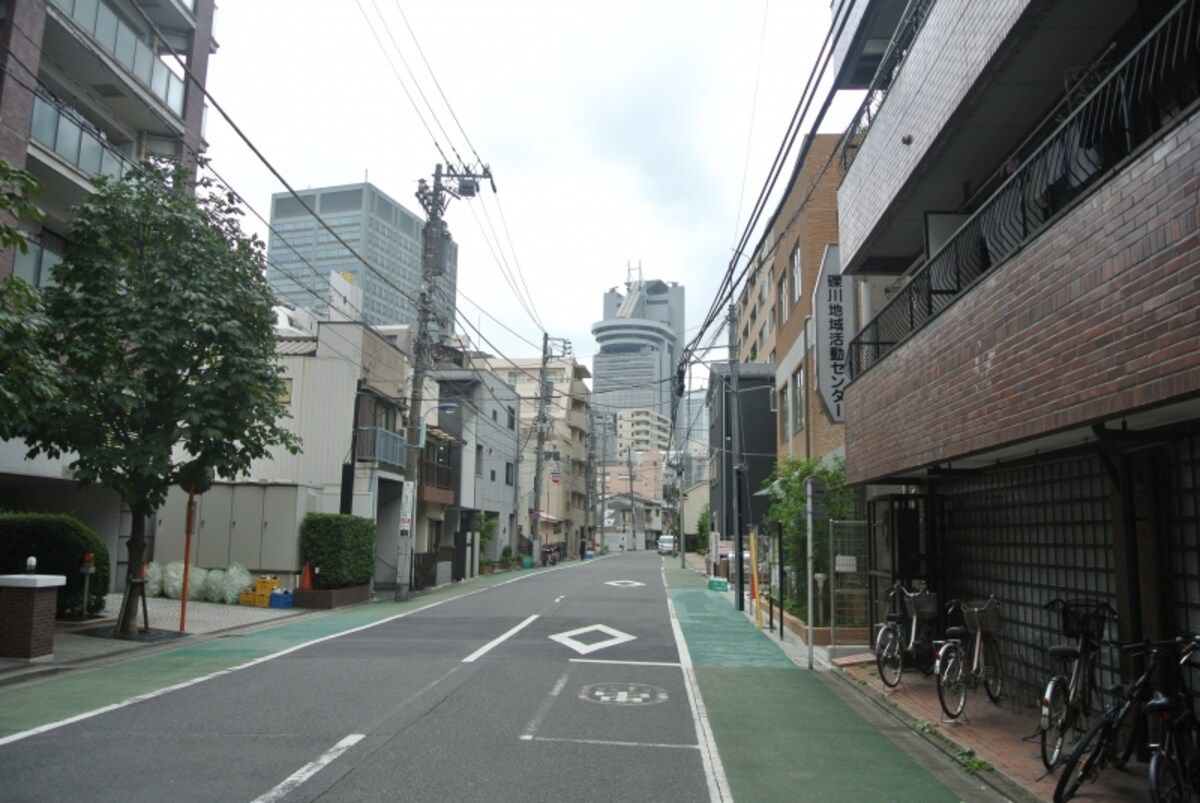 現地近隣から文京区役所を望む