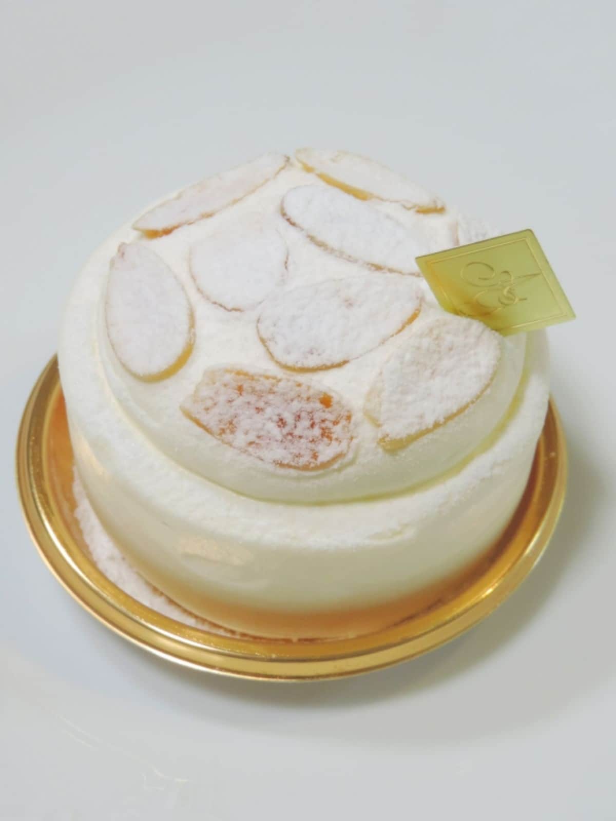 「アヴランシュ・ゲネー」の「モン ドル」(税抜450円)