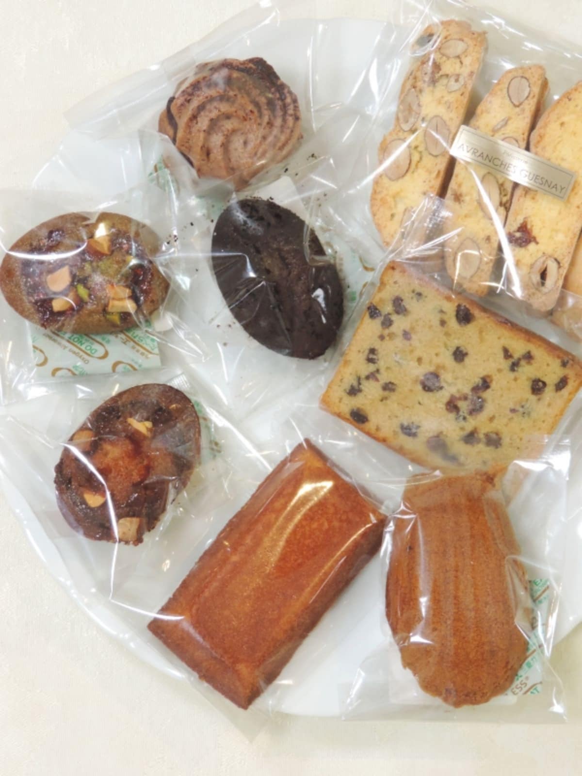 「アヴランシュ・ゲネー」の各種焼き菓子