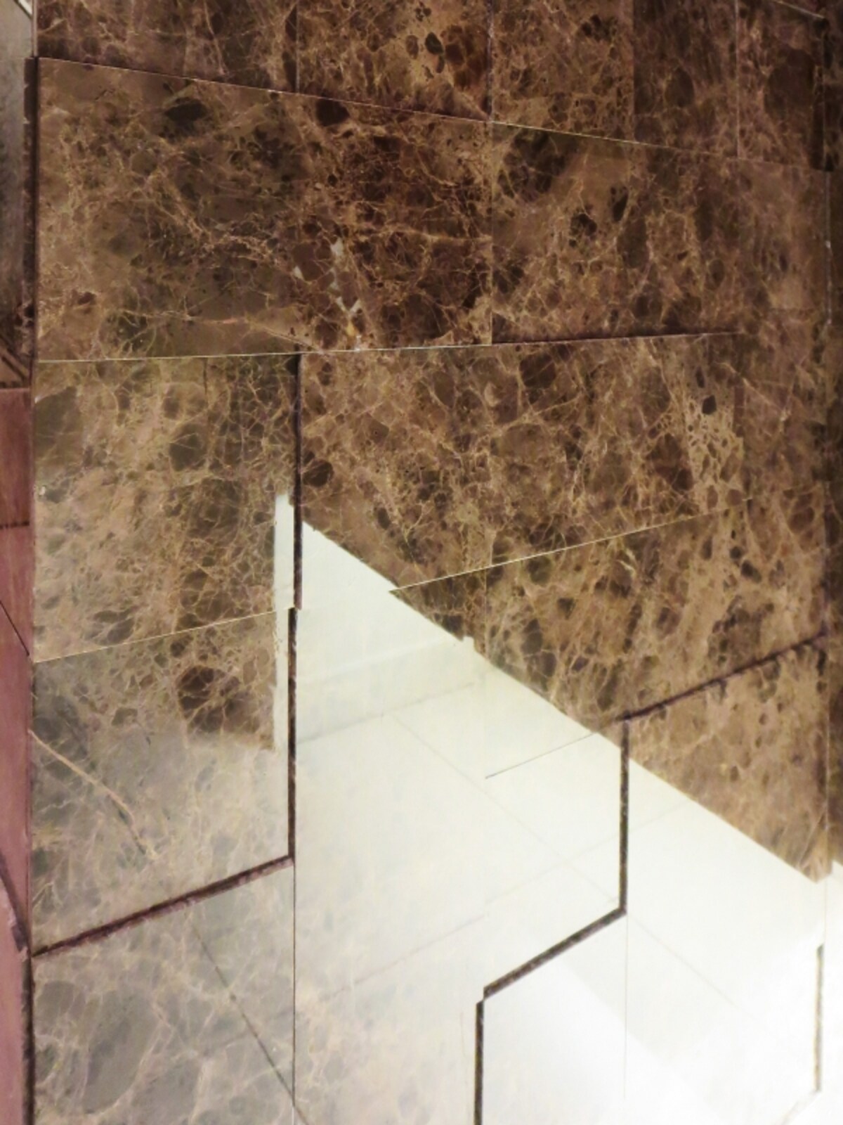 マンションの壁面