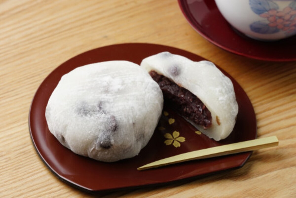 和菓子はなかなか一個では止められないことが多いもの……。
