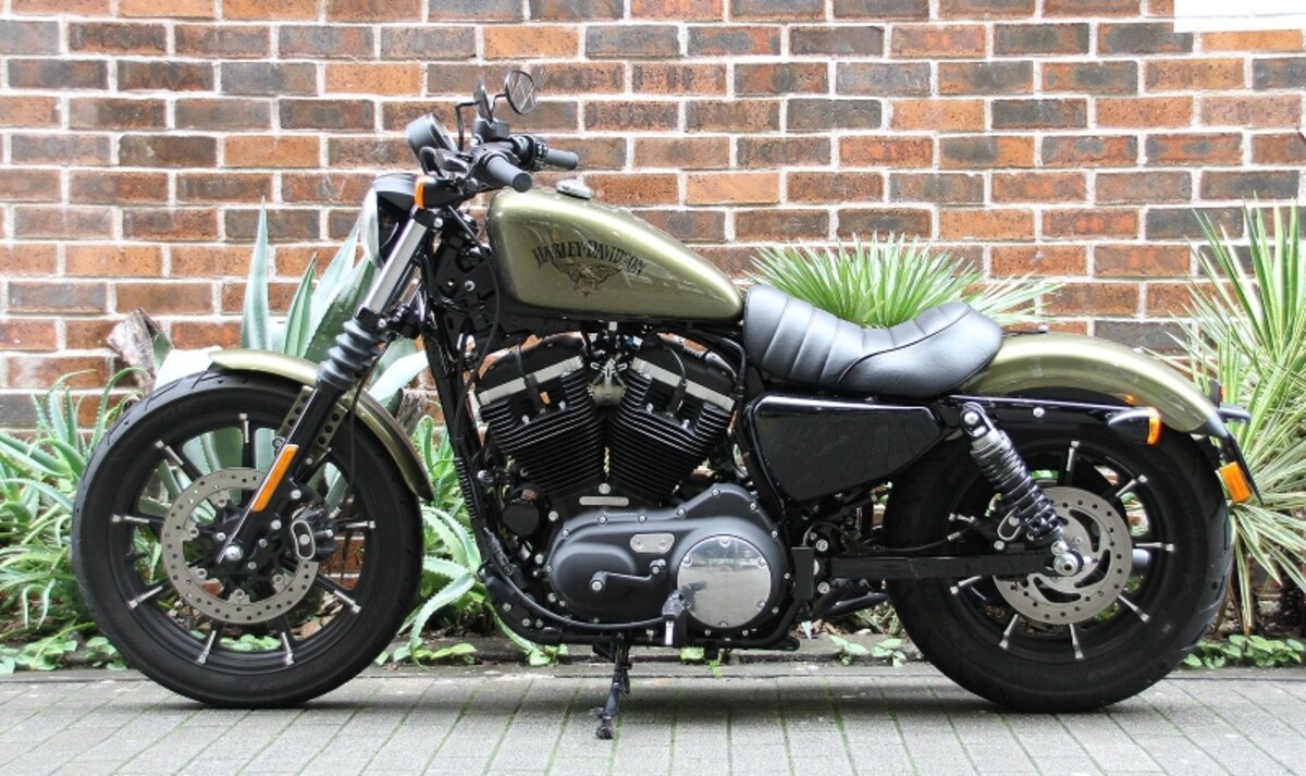 ハーレーダビッドソン スポーツスター XL883N（2016） レフトビュー