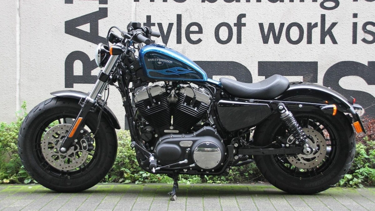 ハーレーダビッドソン スポーツスター XL1200X（2016） レフトビュー
