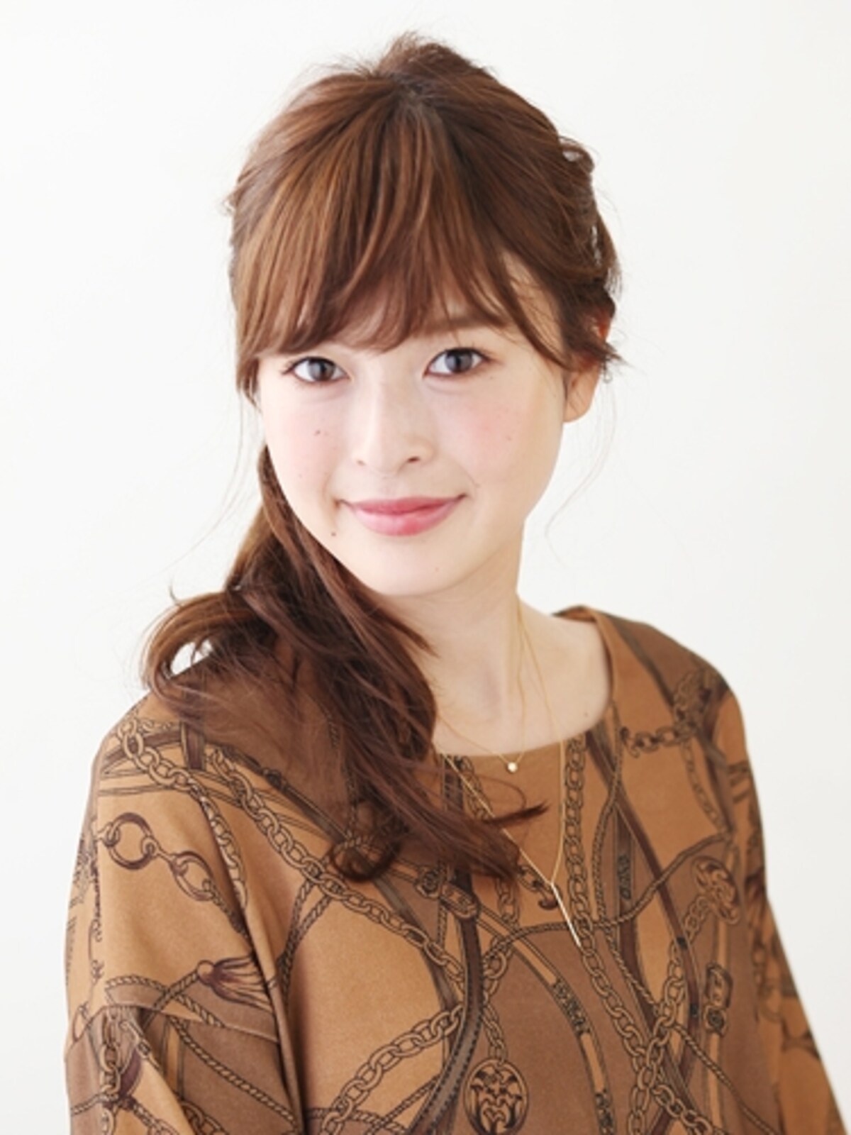 華やかサイドアップ・ロングヘアアレンジ