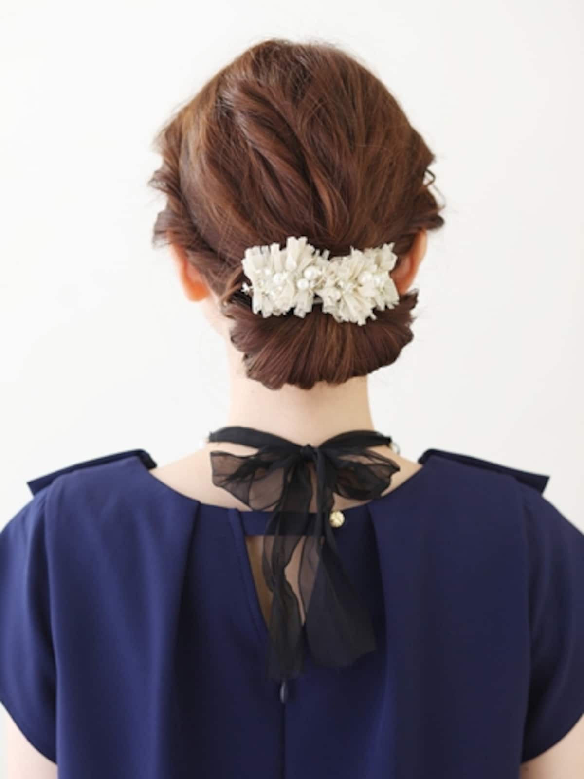 低めのまとめ髪・ロングヘアバック