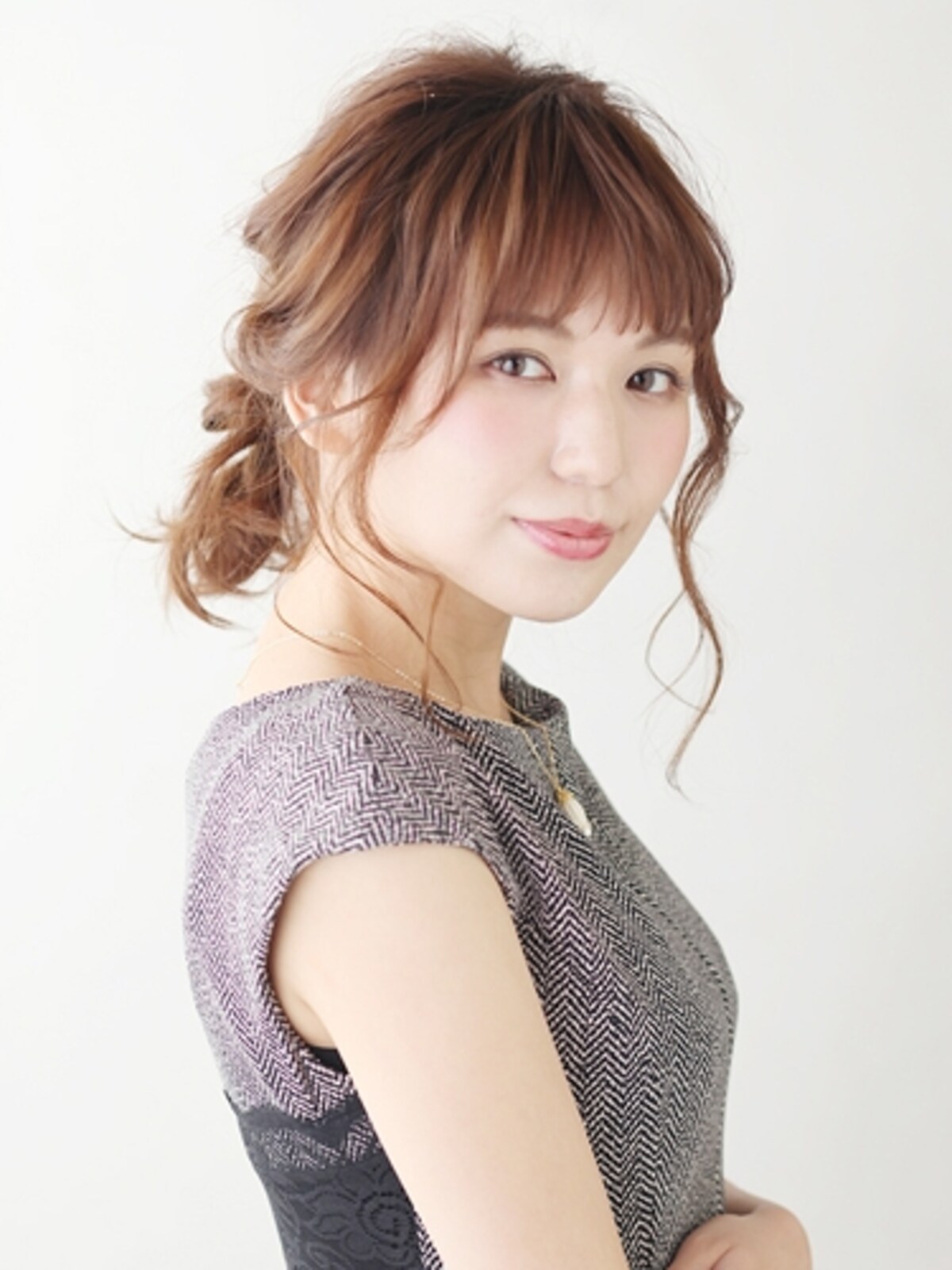 変形三つ編みアレンジ・ミディアムヘア