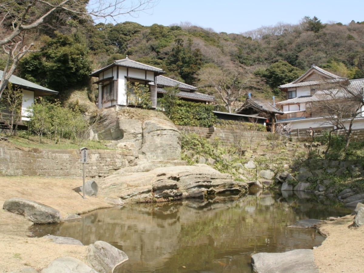 禅の心が表れた庭園の妙香池