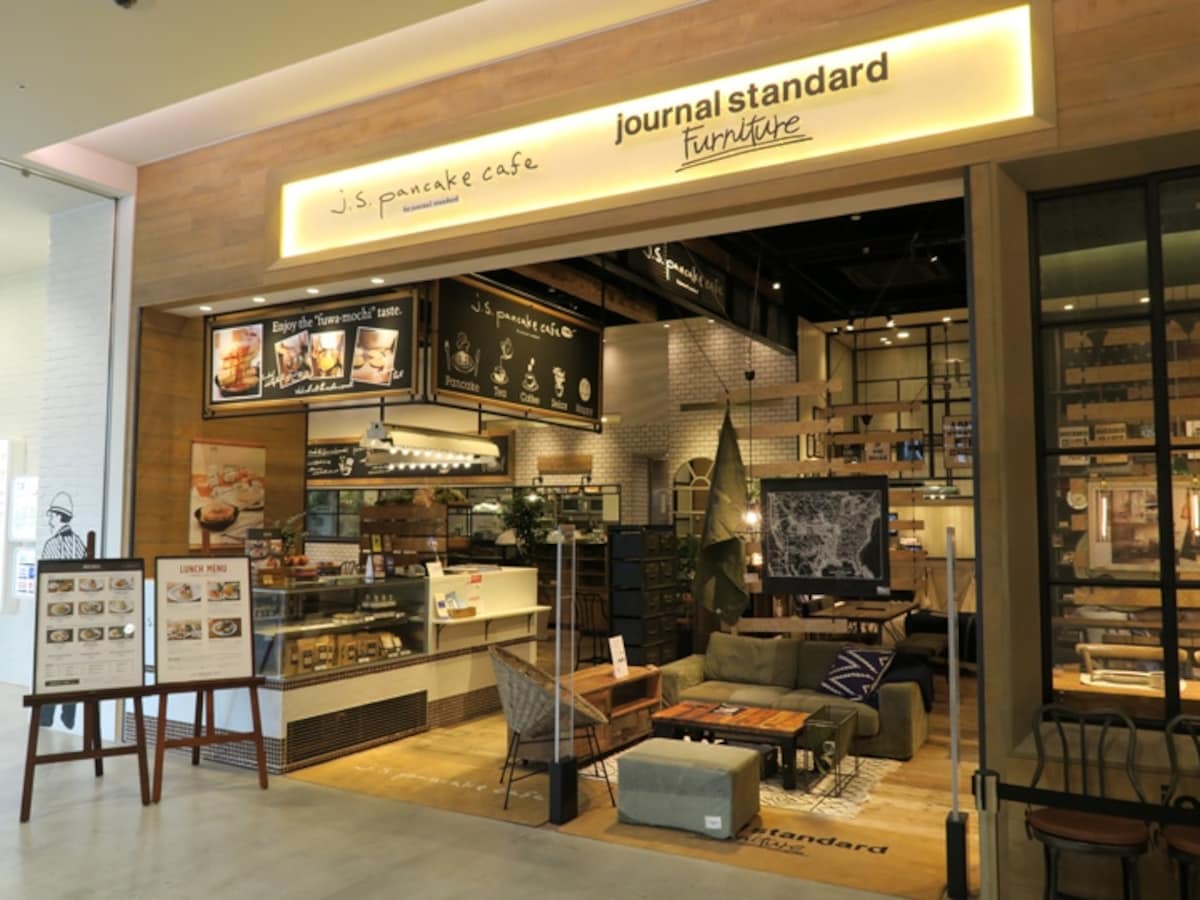 「J.S. PANCAKE CAFE」で唯一、「JOURNAL STANDARD relume」「journal standard Furniture」を併設。衣・食・住を1フロアで楽しめます(2015年9月18日撮影)