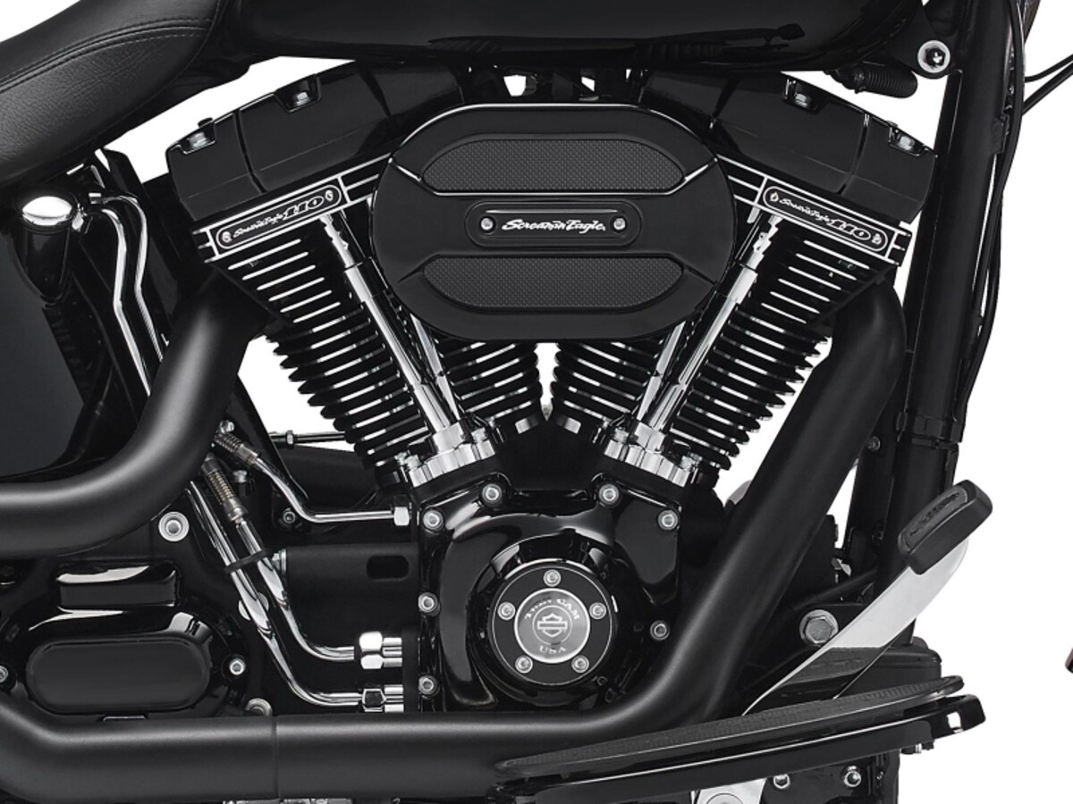 最強の排気量1,801ccを誇るエンジン『スクリーミンイーグル・ツインカム110B』が搭載