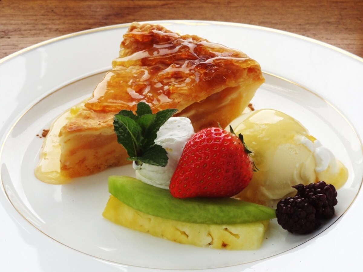  「自家製　ホット・アップルパイ（950円税別）」（画像提供：横浜十番館）