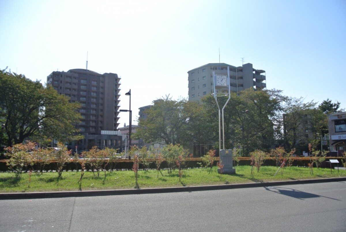 「花小金井」駅前の風景